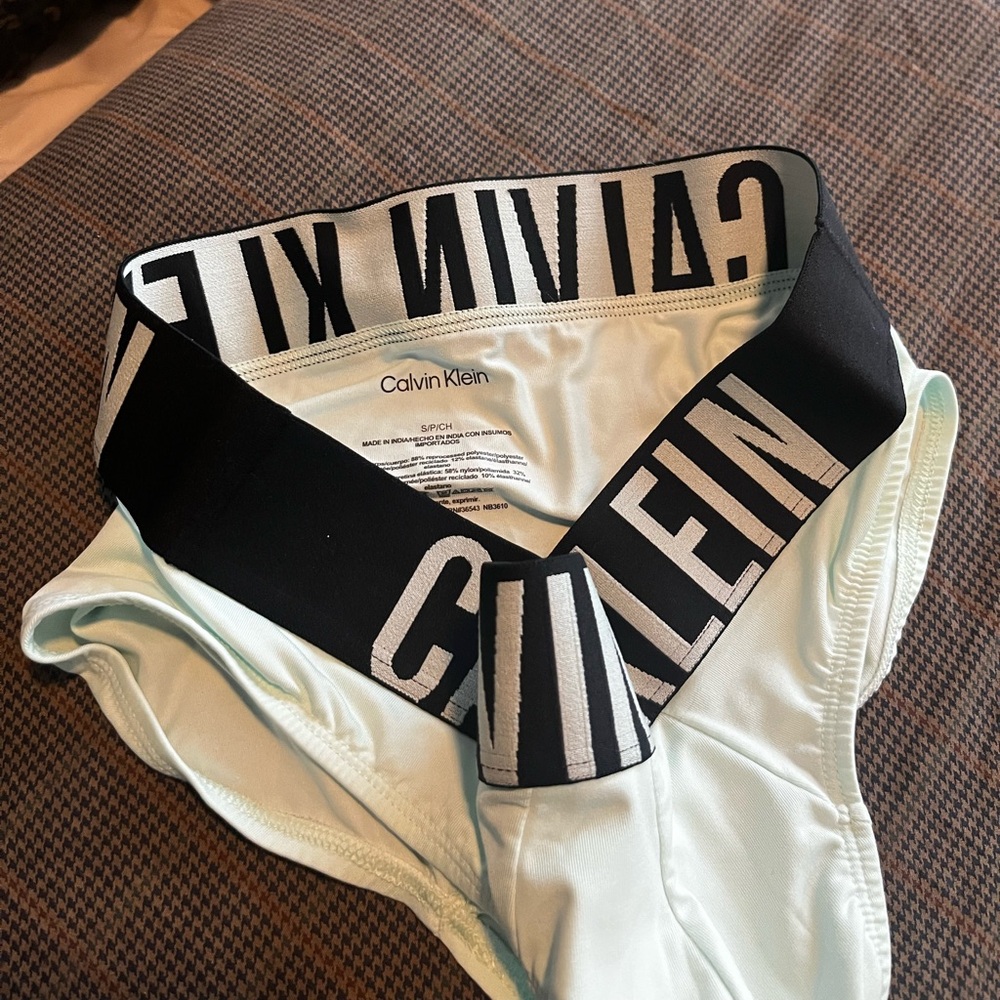 Calvin Klein Light Green brief- size small - Picture 4 of 5